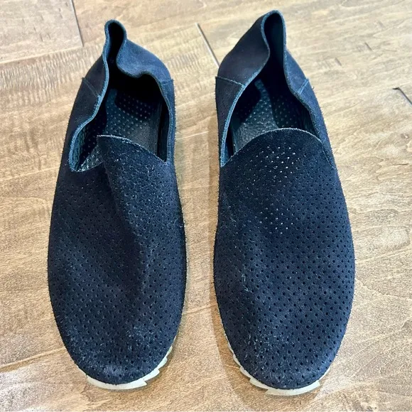 Pedro Garcia Women’s Textured Suede Loafers Black Size 42 Used Spanish Classic - Image 2