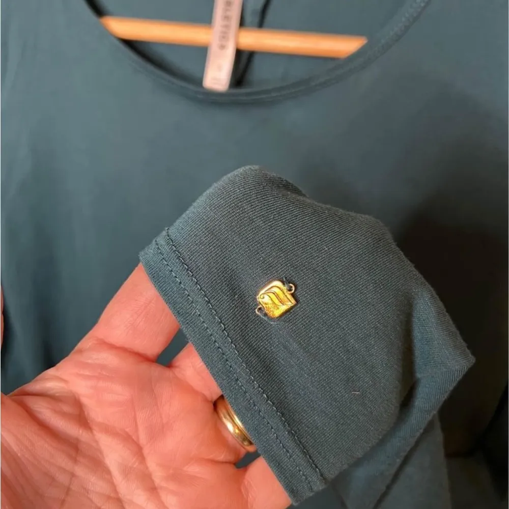 Fabletics  Top - Image 3