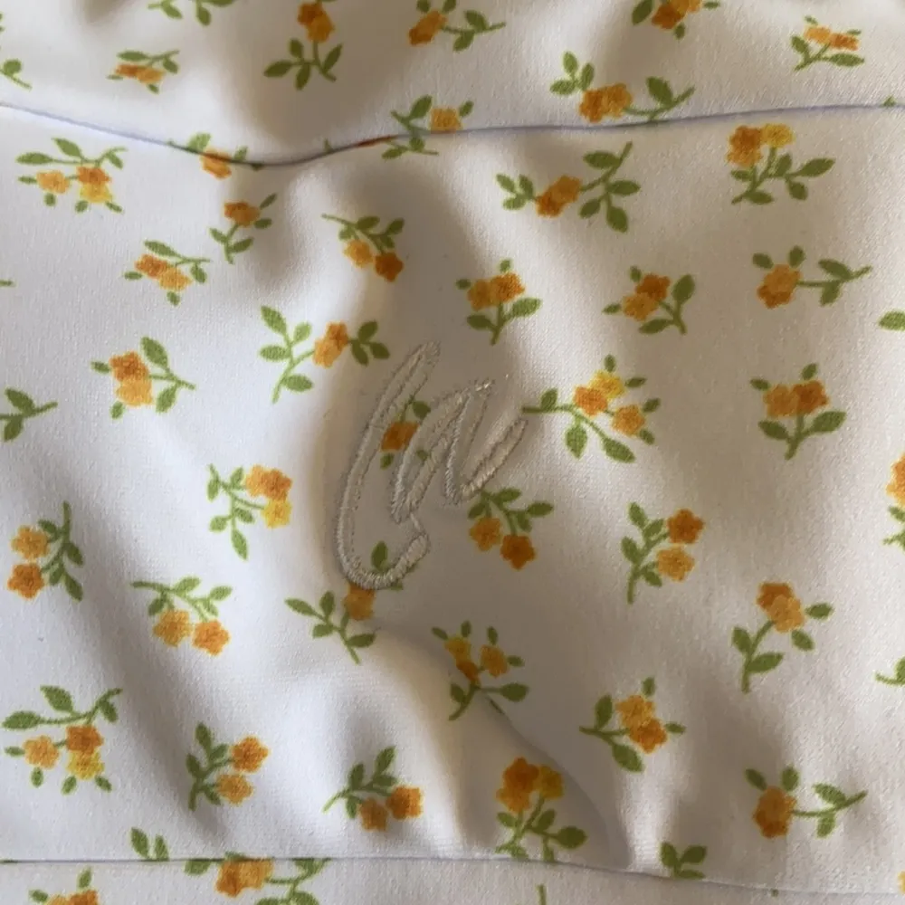 Tyler T Back Crop SportsBra Size XS - Image 3