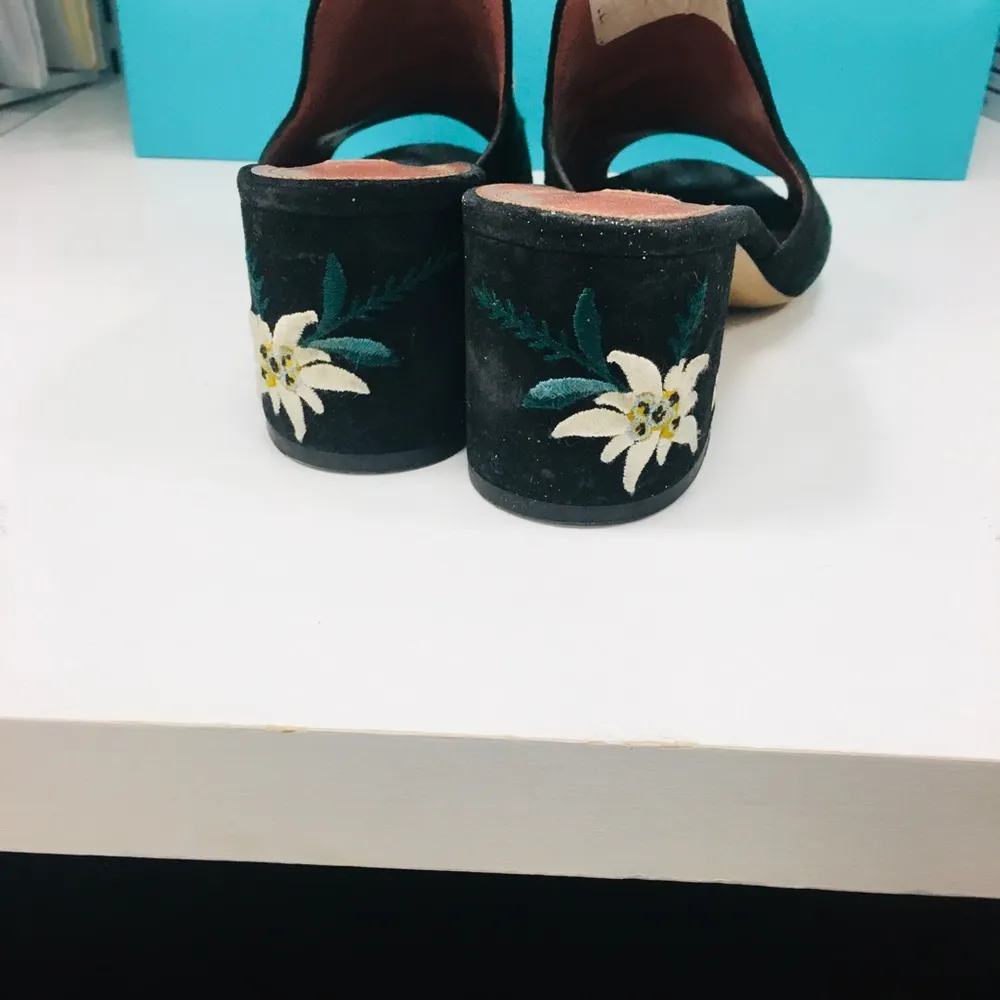 BALLY’S Womens suede embroidered shoes🛍 Size European - Image 3