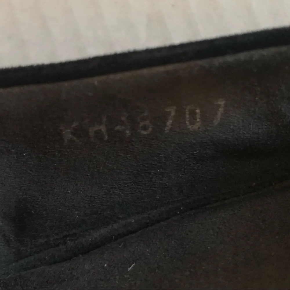 Stuart Weitzman Wedges Black Suede Heels Pumps Sz 9W EUC Business or Event Shoes - Image 14