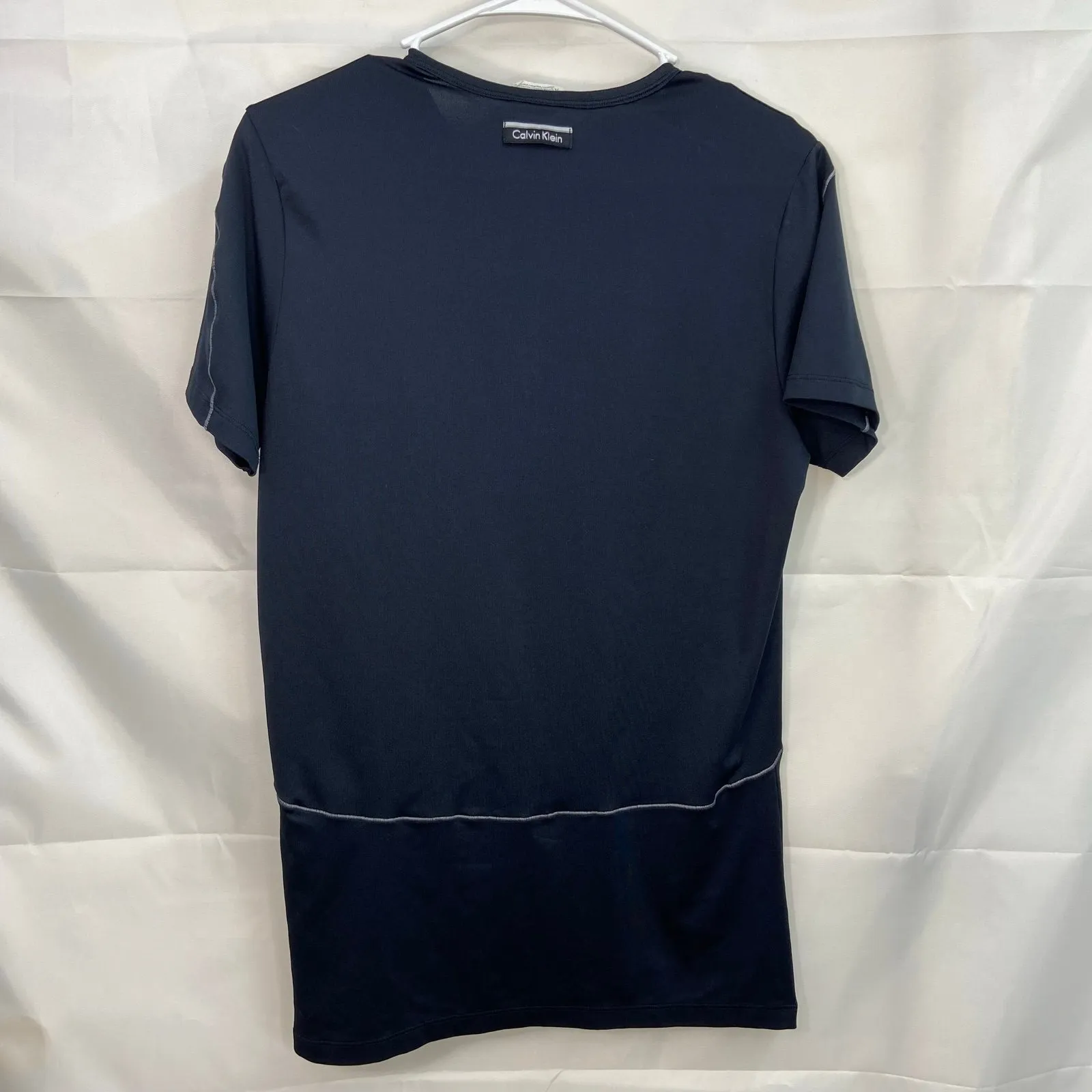 Calvin Klein adult black seamed active stretch athletic short sleeve shirt large - Image 5