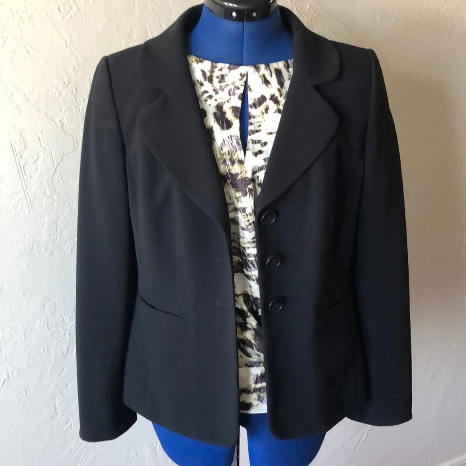 Ann Taylor Black Skirt Suit Sz 4P - Image 2