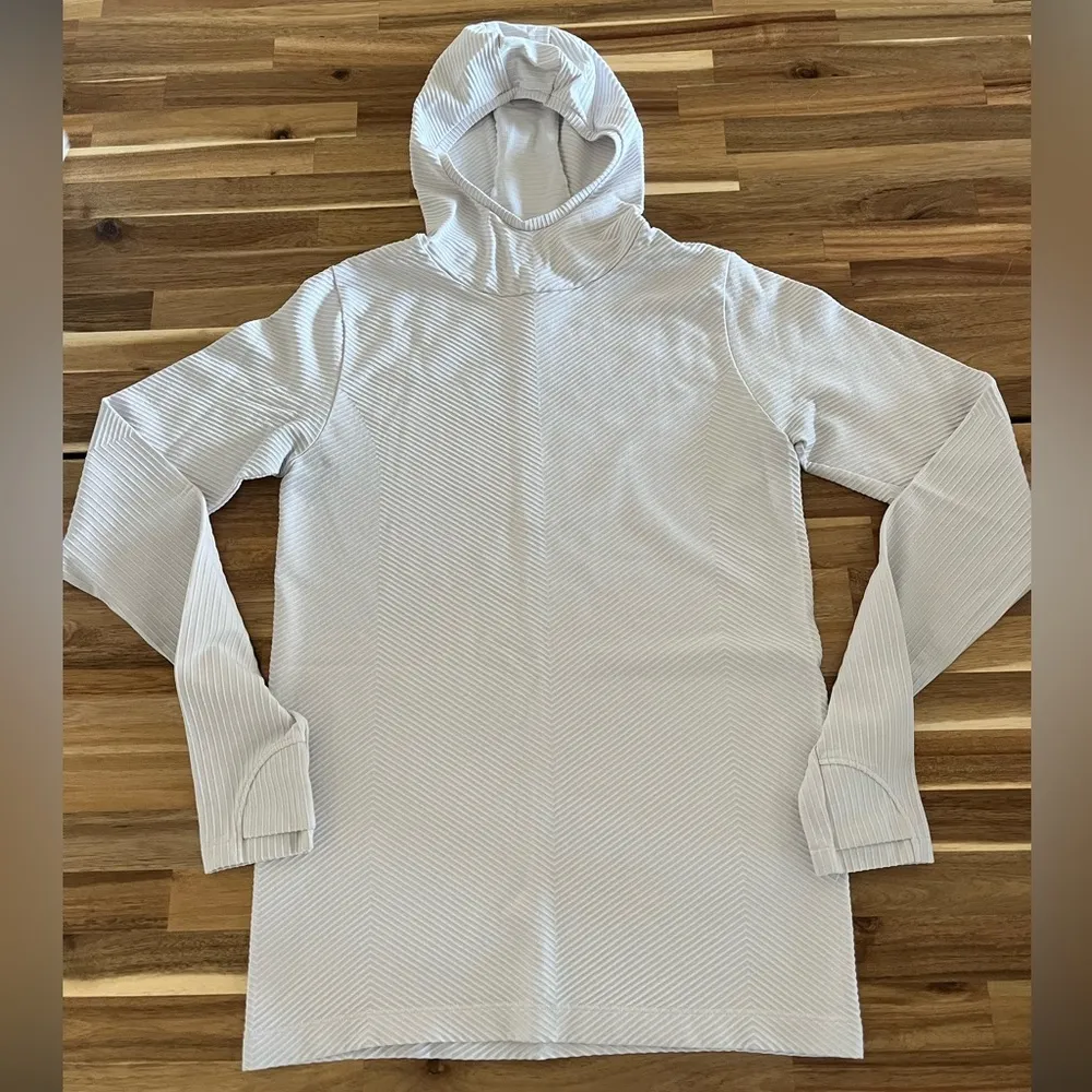 Long-Sleeve Hooded Top Size Medium - Image 7