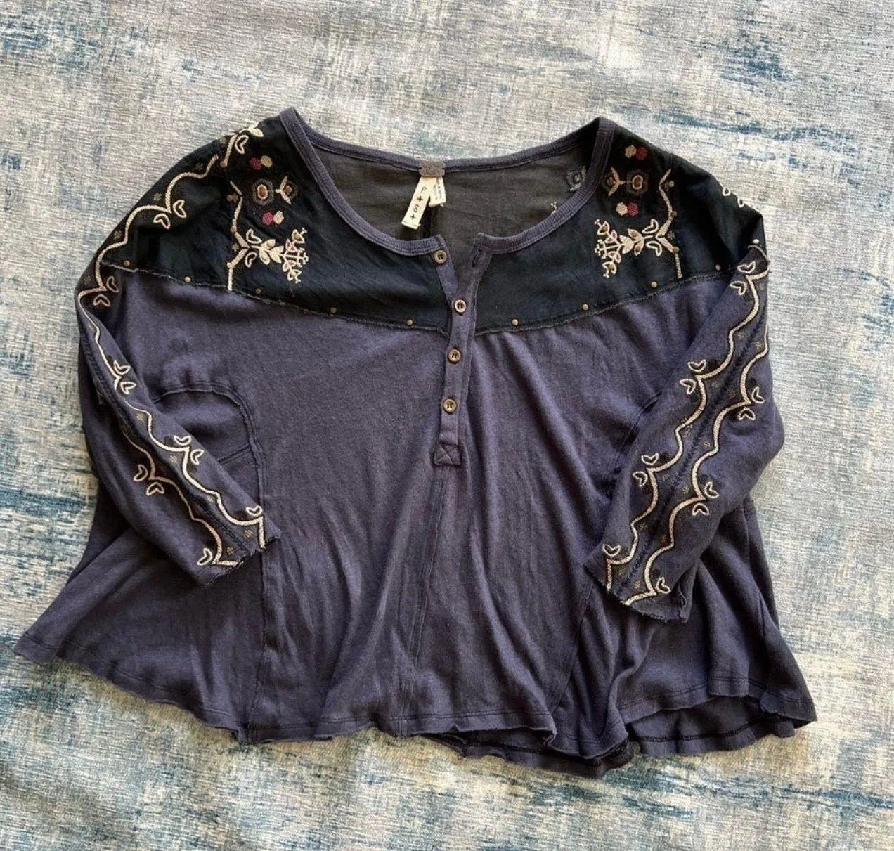 Free People We The  Rio Embroidered Blue Black Henley Top S - Image 4