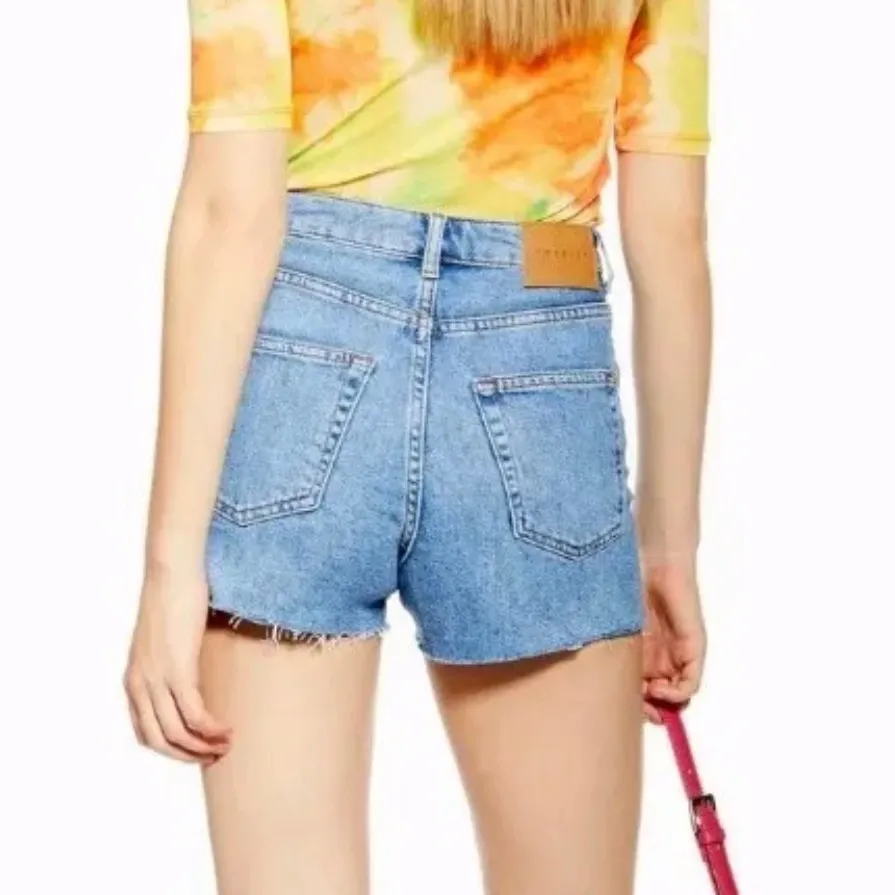 MINT $60 Topshop Premium Moto MOM Jean Denim Light Washed Shorts UK 6 US 2 XS S - Image 3