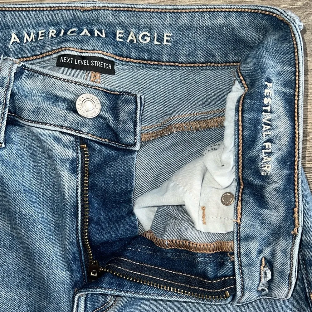 American Eagle  Festival Flare Jeans Light Blue Wash Raw Hem Stretch Denim Size 0 - Image 2