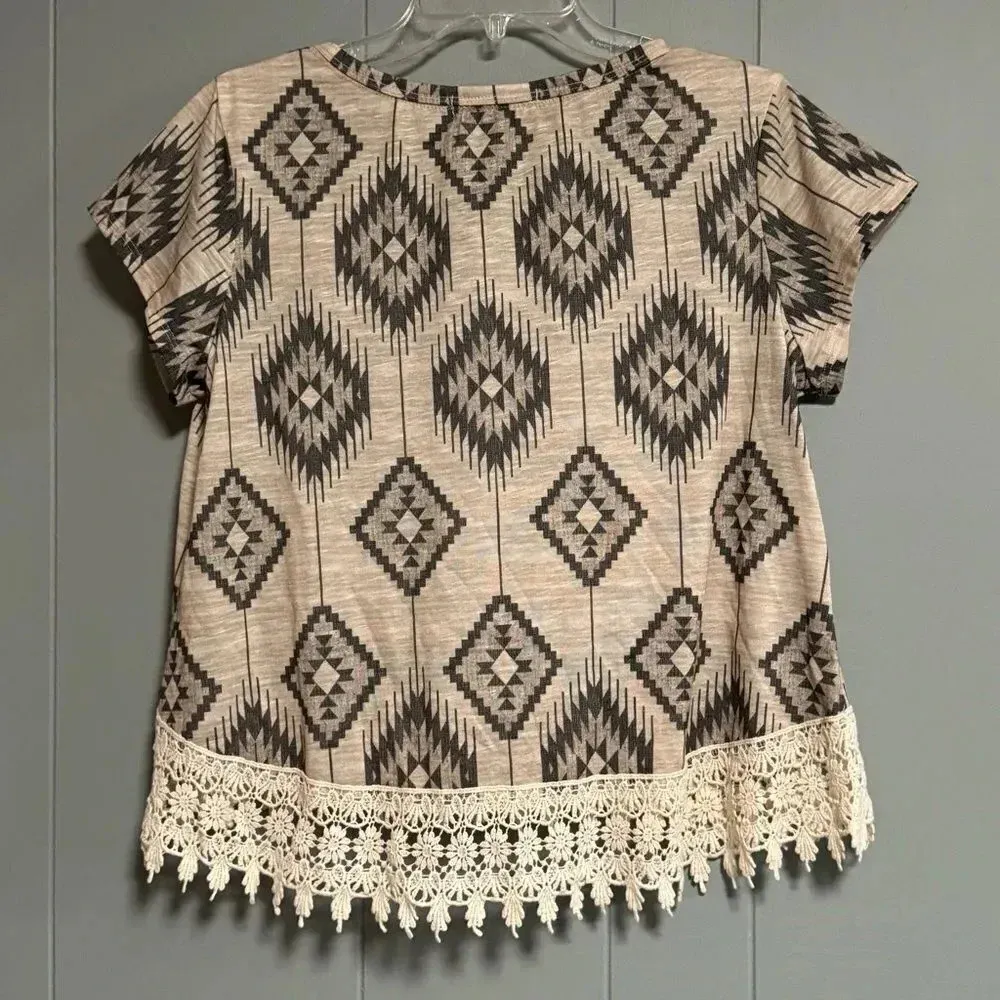 REWIND Bohemian Brown Tan Diamond Print Top with Cream Crocheted Lace Size Large - Image 2
