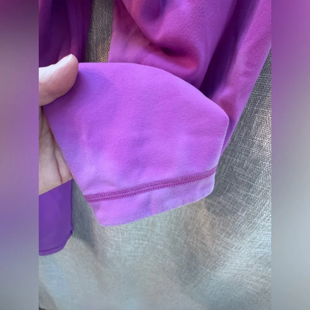 Lululemon Reversible Black & Purple Leggings size 6- small flaw see pics & notes - Image 11