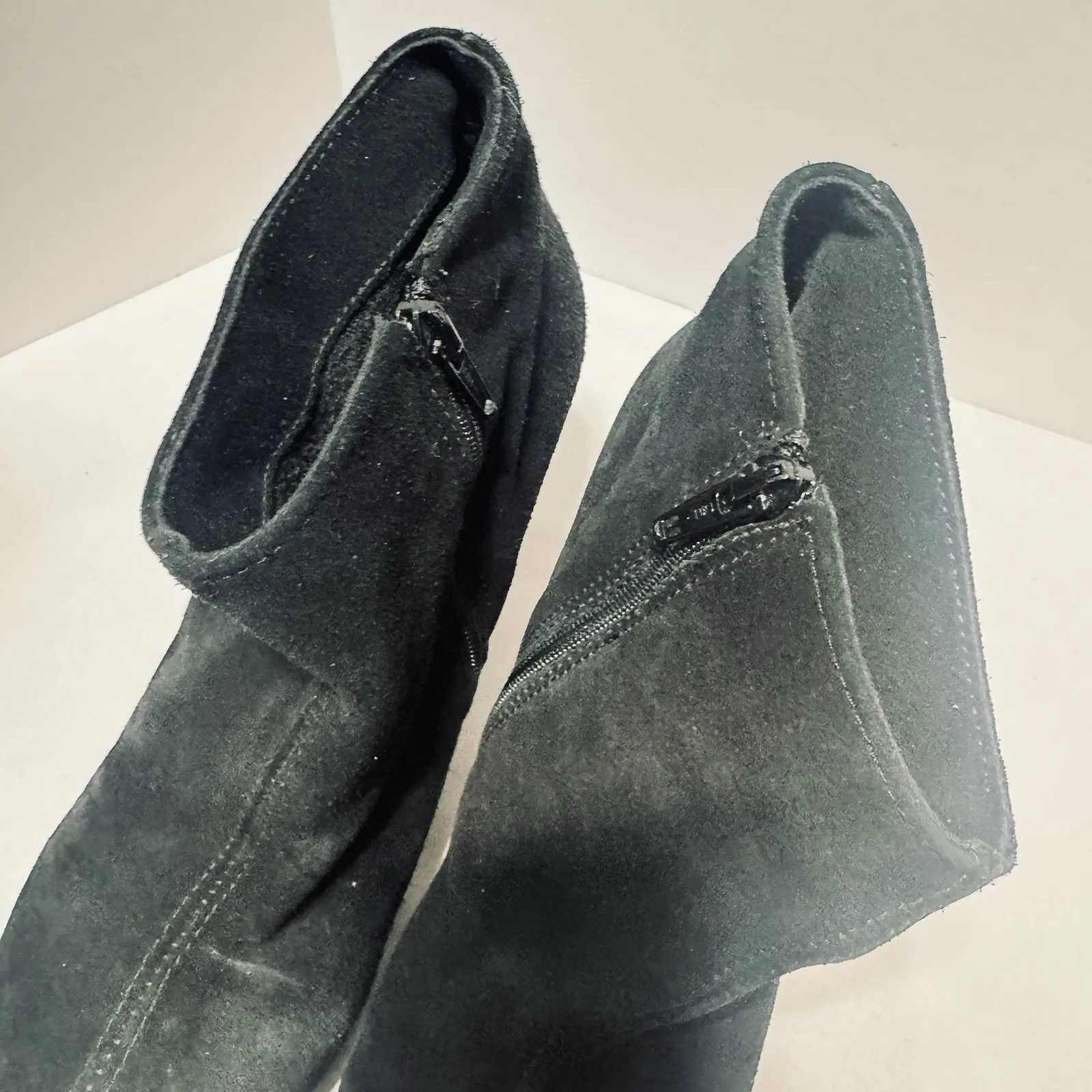 C La Canadienne Lug Sole Boots Womens 8.5 Black Suede Heeled Bootie - Image 4