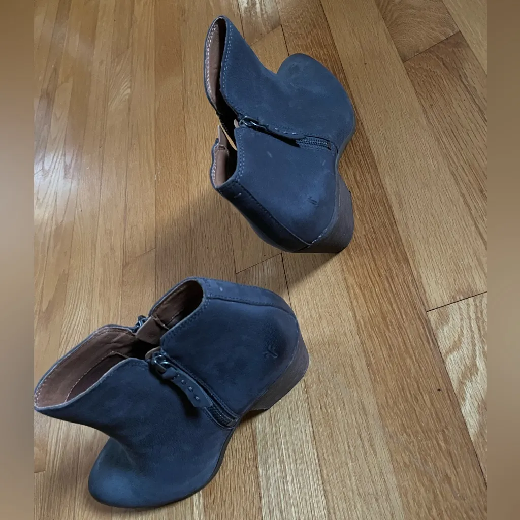 Frye Judith Double Zip Grey Suede Leather Ankle Boots
Booties Size 10 - Image 2