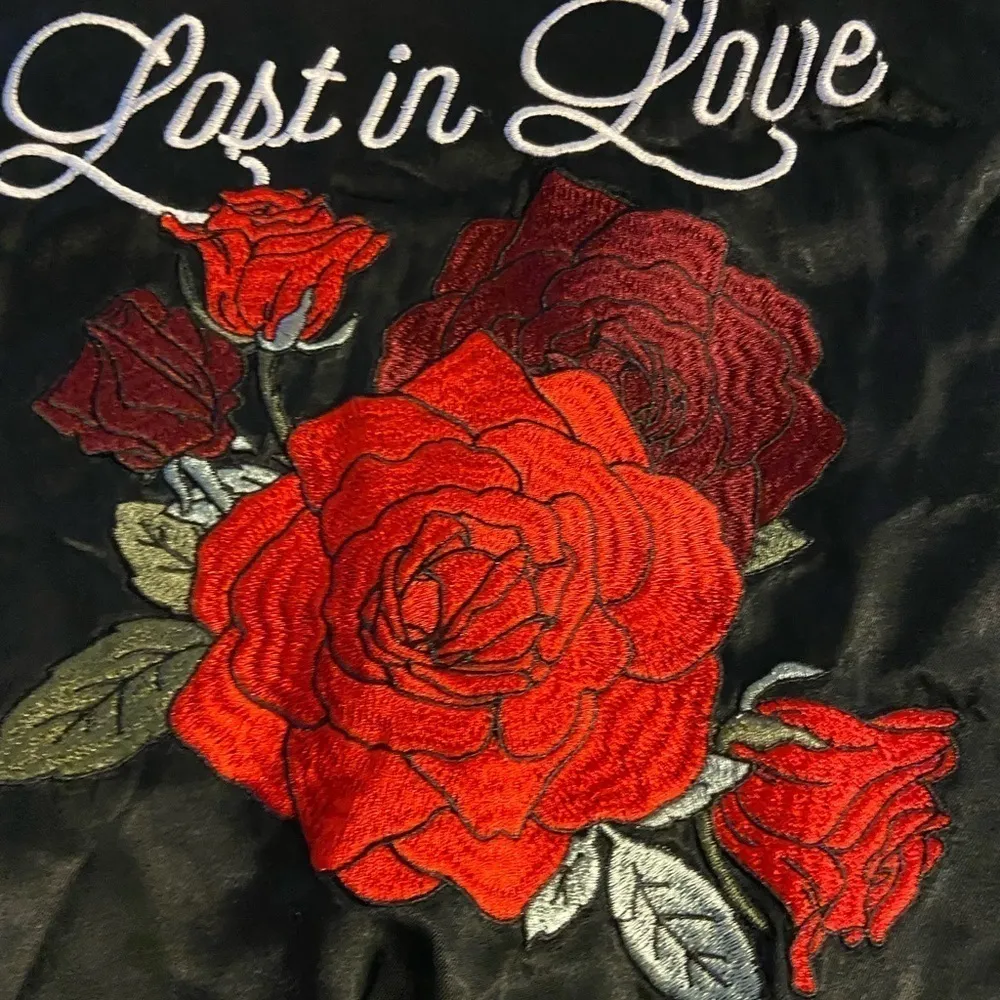 Kendall & Kylie small black satin bomber jacket with roses zip front - Image 4