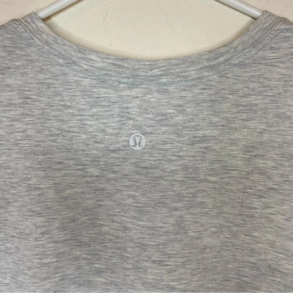 LULULEMON Love Crewneck Curved Hem Active T-Shirt Heathered Light Gray Sz 6 - Image 10