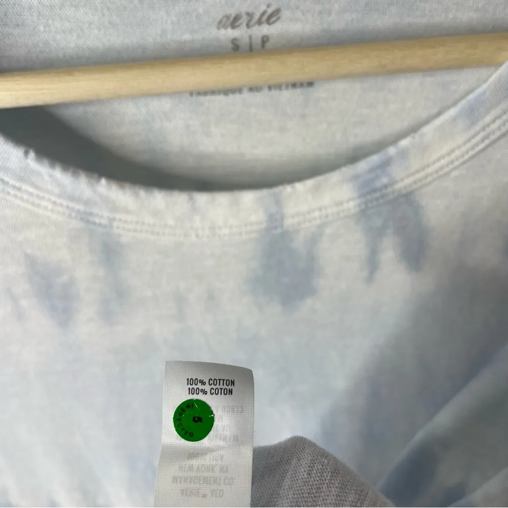 Aerie blue tie dye cropped keyhole tie front top - Image 3