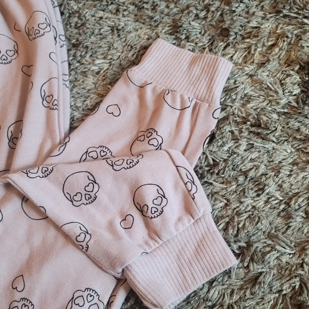Chaser Pink Little Skulls Cozy Knit Joggers XS - Image 9