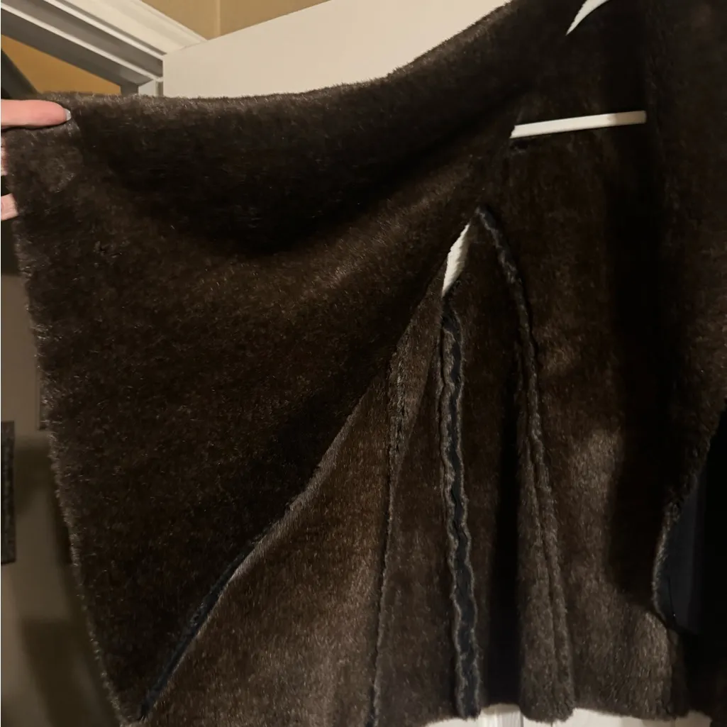 AQUA Faux Fur Lined Vest – XS – Bloomingdale’s – Immaculate - Image 3