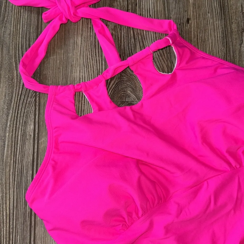 Hot pink swimsuit one piece halter xl new lined removable cups swim - Image 2