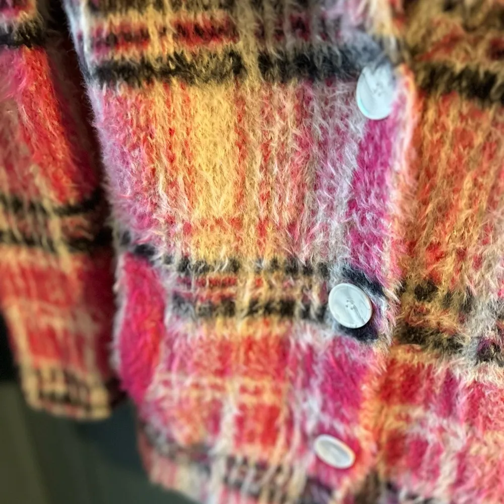 Laura Ashley Pink.Black.White Plaid Sweater Jacket, Size Medium - Image 3