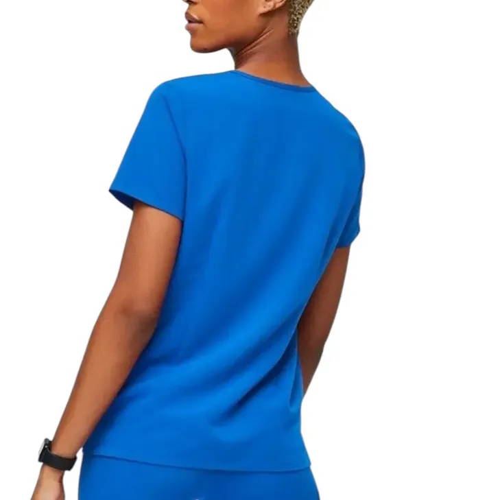 FIGS  Casma Women's V-Neck Scrub Top with Pockets 
Size M - Image 2