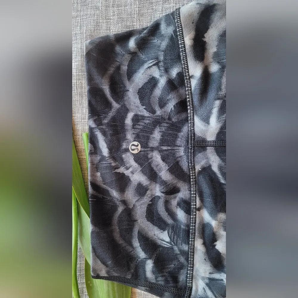 Lululemon special edition leggings - Image 2