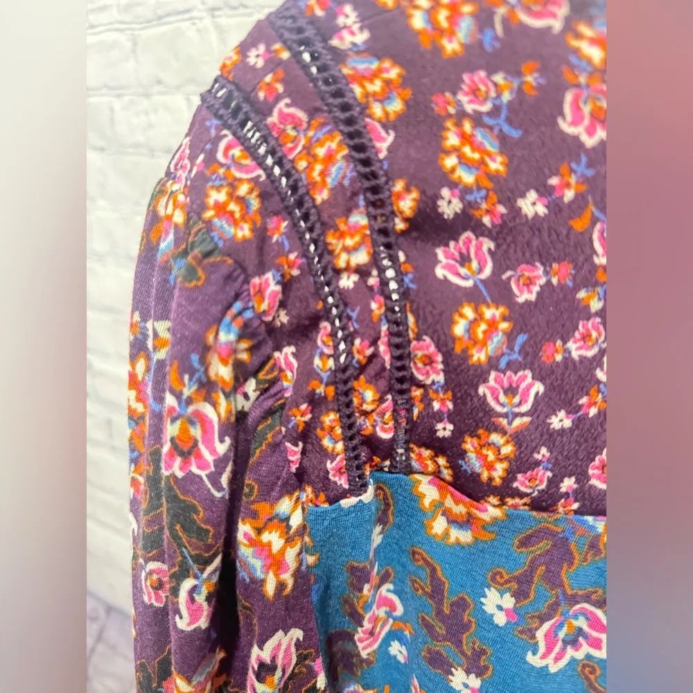 Anthropologie Blouse Top Maroon Pink Floral Shirt Size medium Long Sleeve V Neck - Image 4