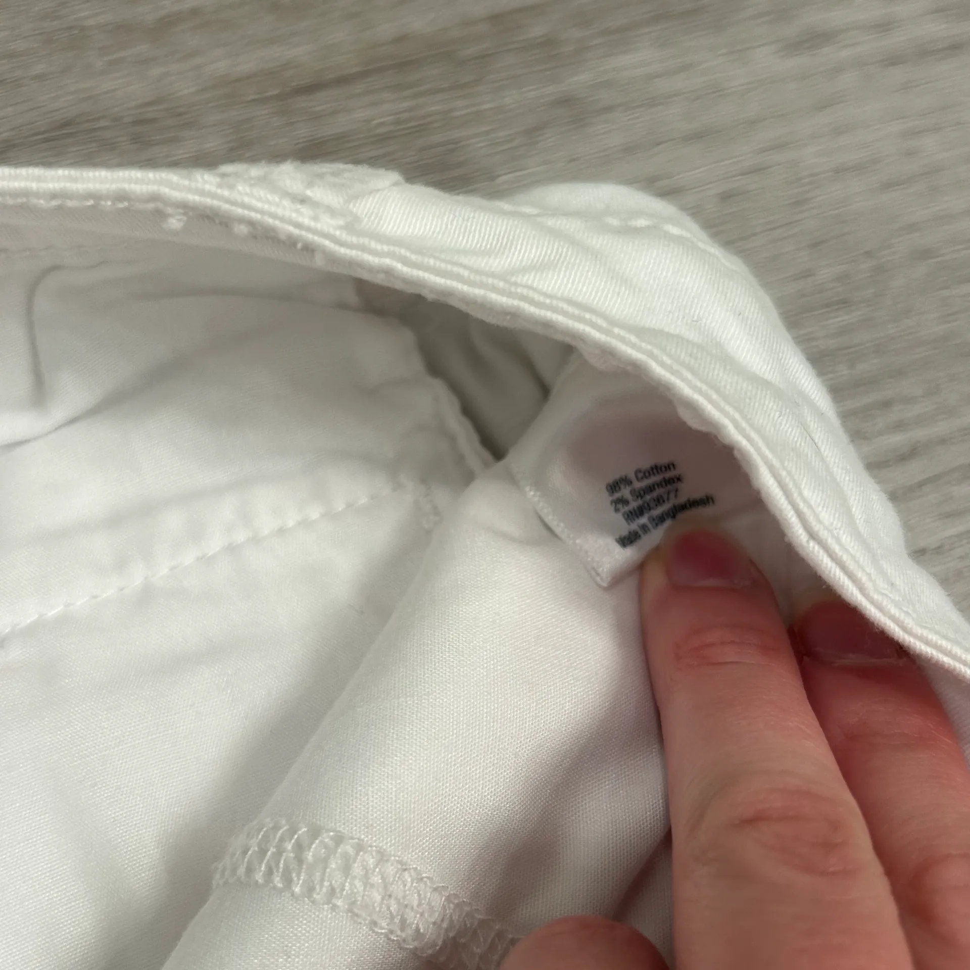 St. John’s bay twill khaki white Bermuda shorts - Image 3