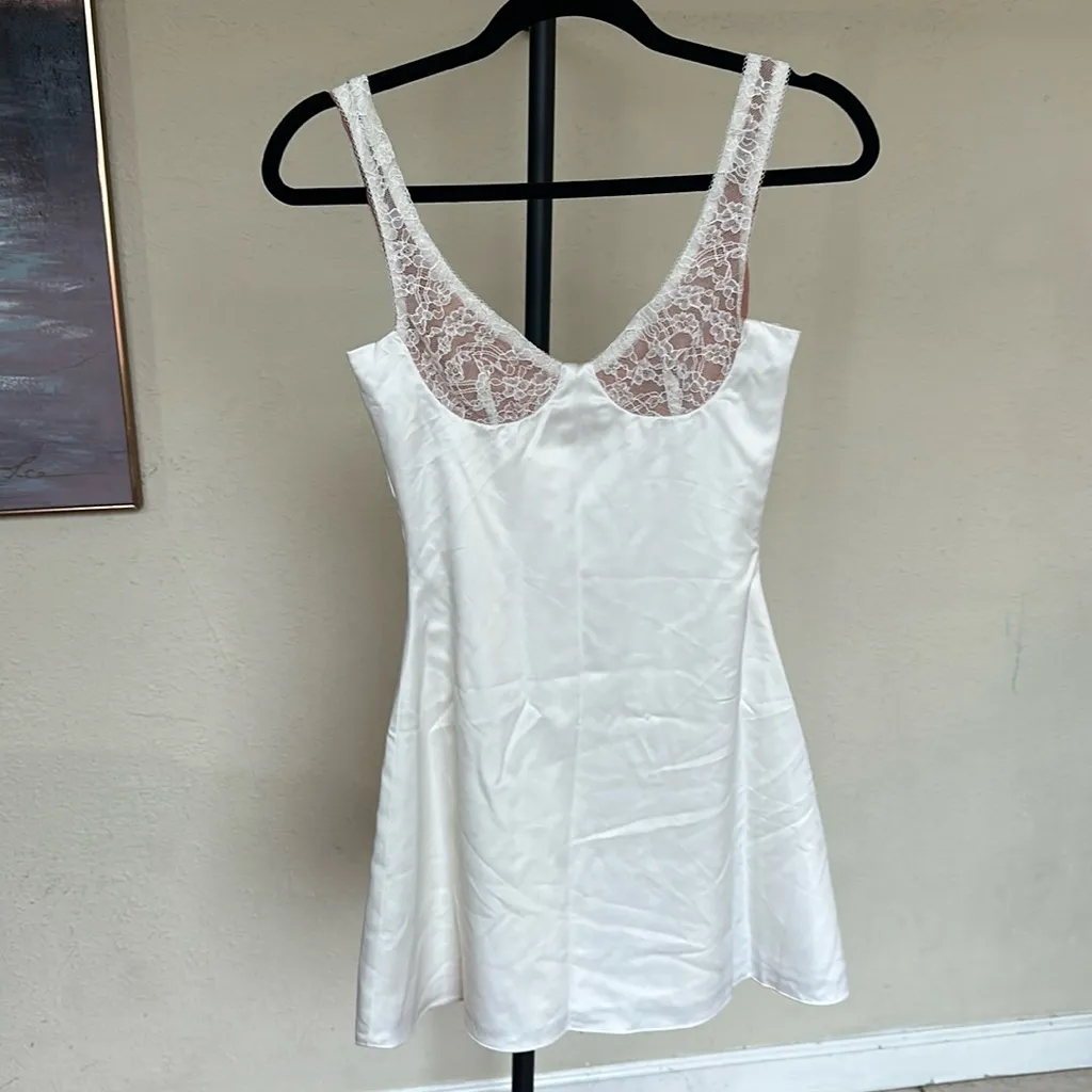 House of CB ‘Cassandra’ Ivory Mini Lace Mesh Cup Dress NWOT size XS‎ - Image 2