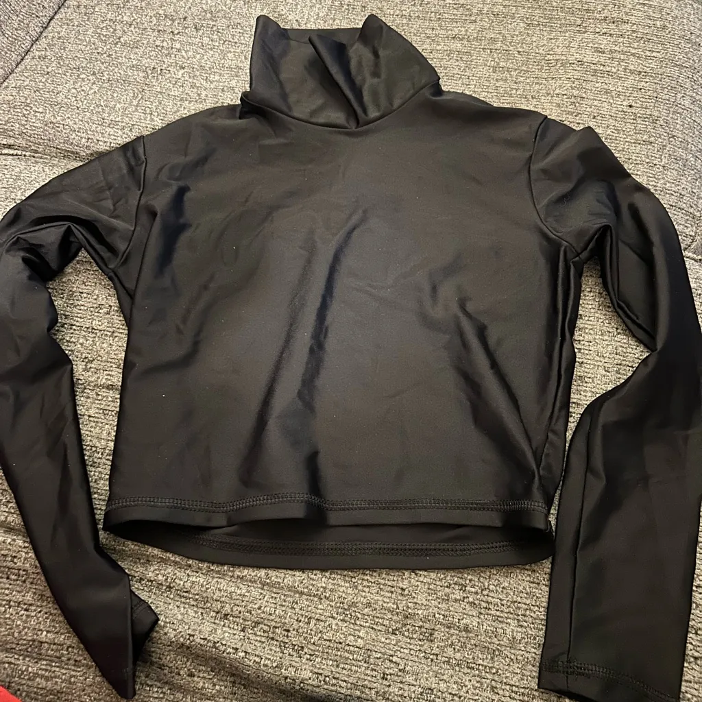 New Salt Gypsy long sleeve turtleneck bikini top solid black size Small - Image 3