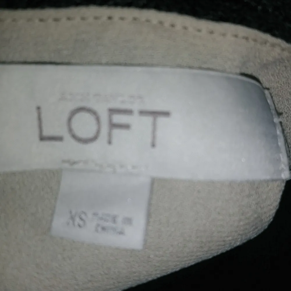 Loft XS Elegant Black Lace Cami Tank Top - Image 6