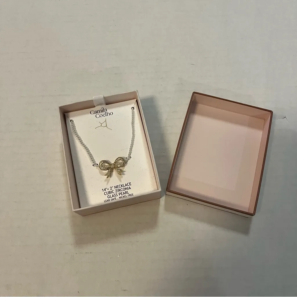 Camila Coelho Bow Necklace Cubic Zirconia Stone Bow w/ Glass Pearl Chain NIB - Image 3