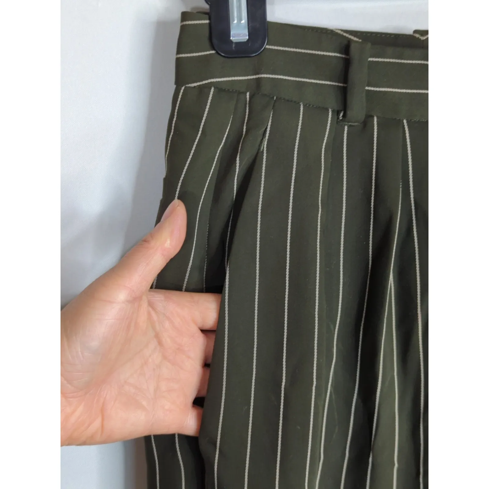 Aritzia Babaton Olive Green & White Striped Modesto Pinstripes Pants Women's 4‎ - Image 6