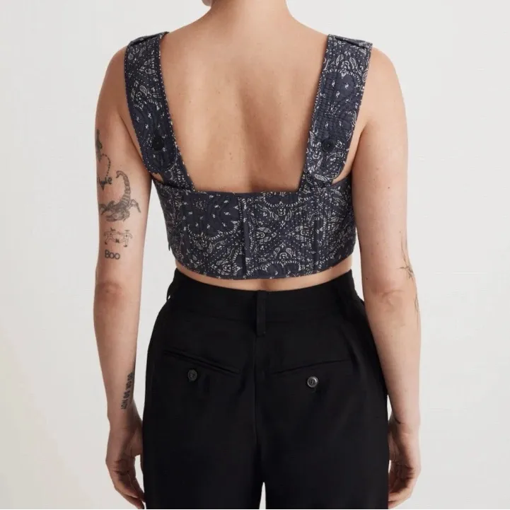 Madewell Quilted Sweetheart Crop Top Blue bandana print. 
Coastal Boho Western - Image 6