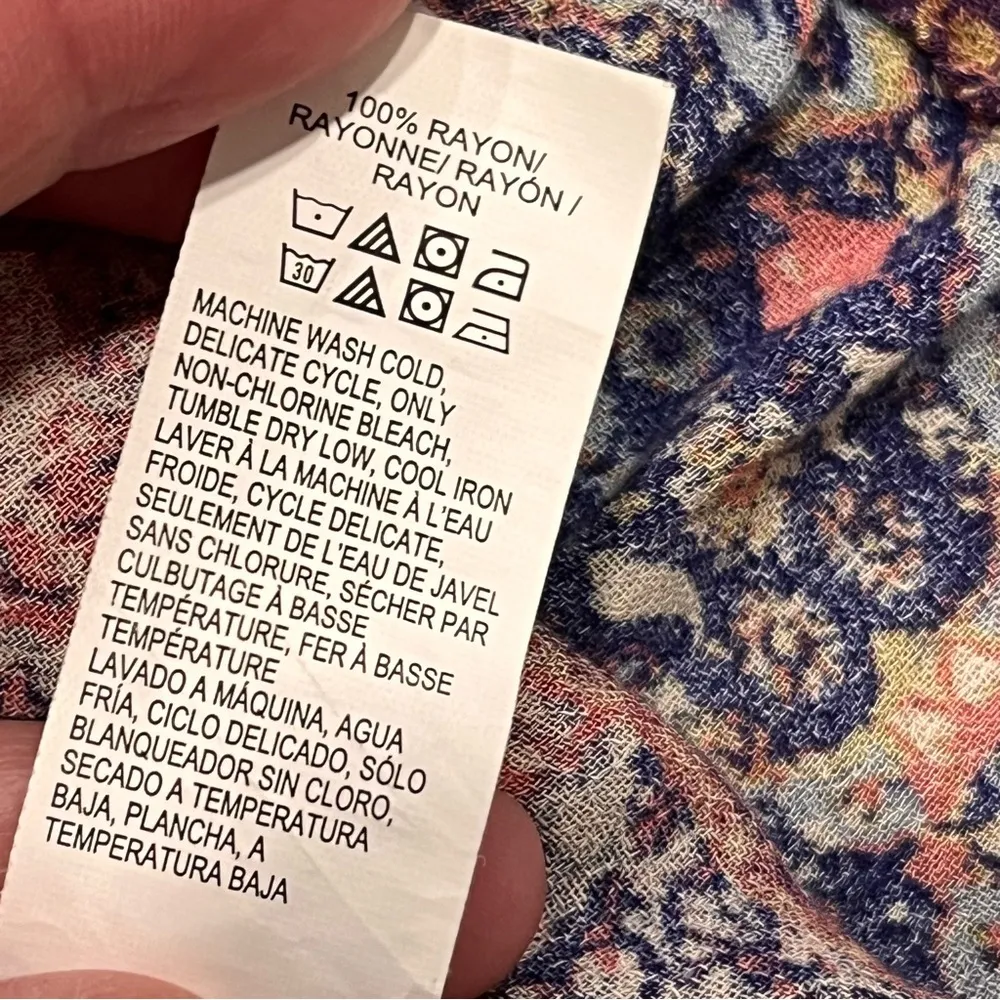 Lucky Brand Long Sleeve Peasant Top size Medium - Image 9