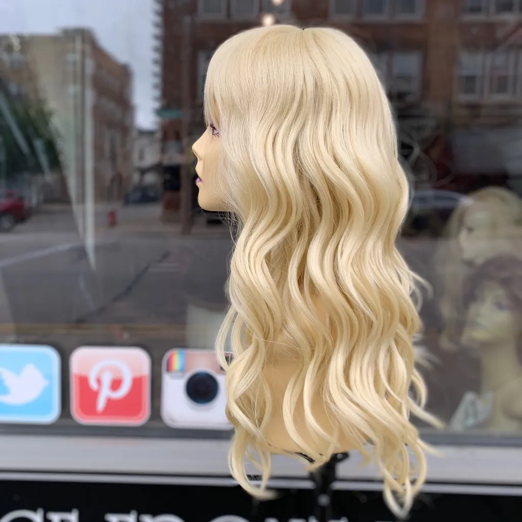 New style ALERT Blonde Beach Waves Wig 2020 Size 24 - Image 2