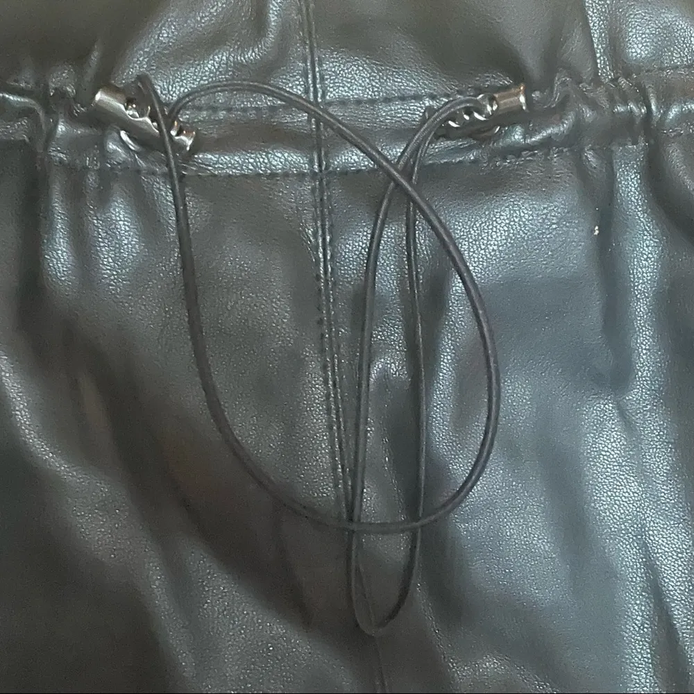 H&M  paper bag waist vegan leather skirt - Image 4