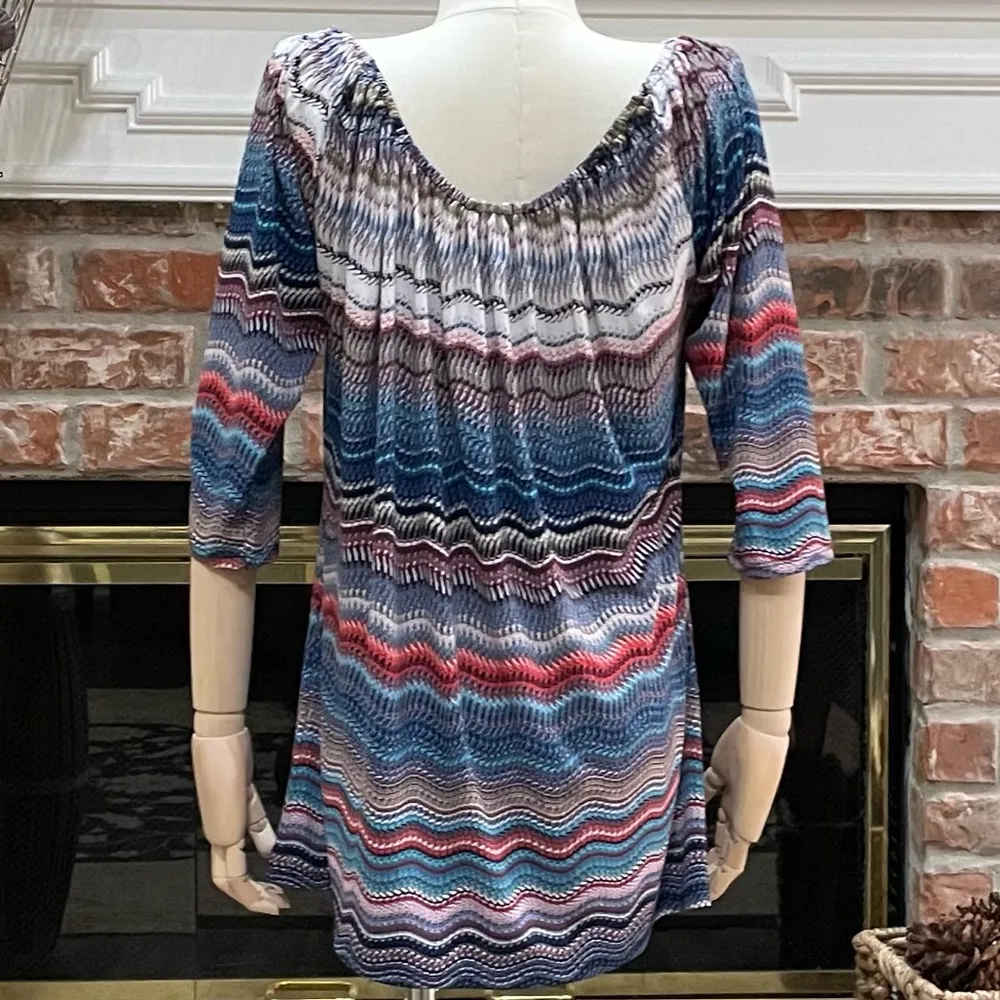 Annalee + Hope chevron printed red and blue blouse / M / Excellent condi… - Image 4