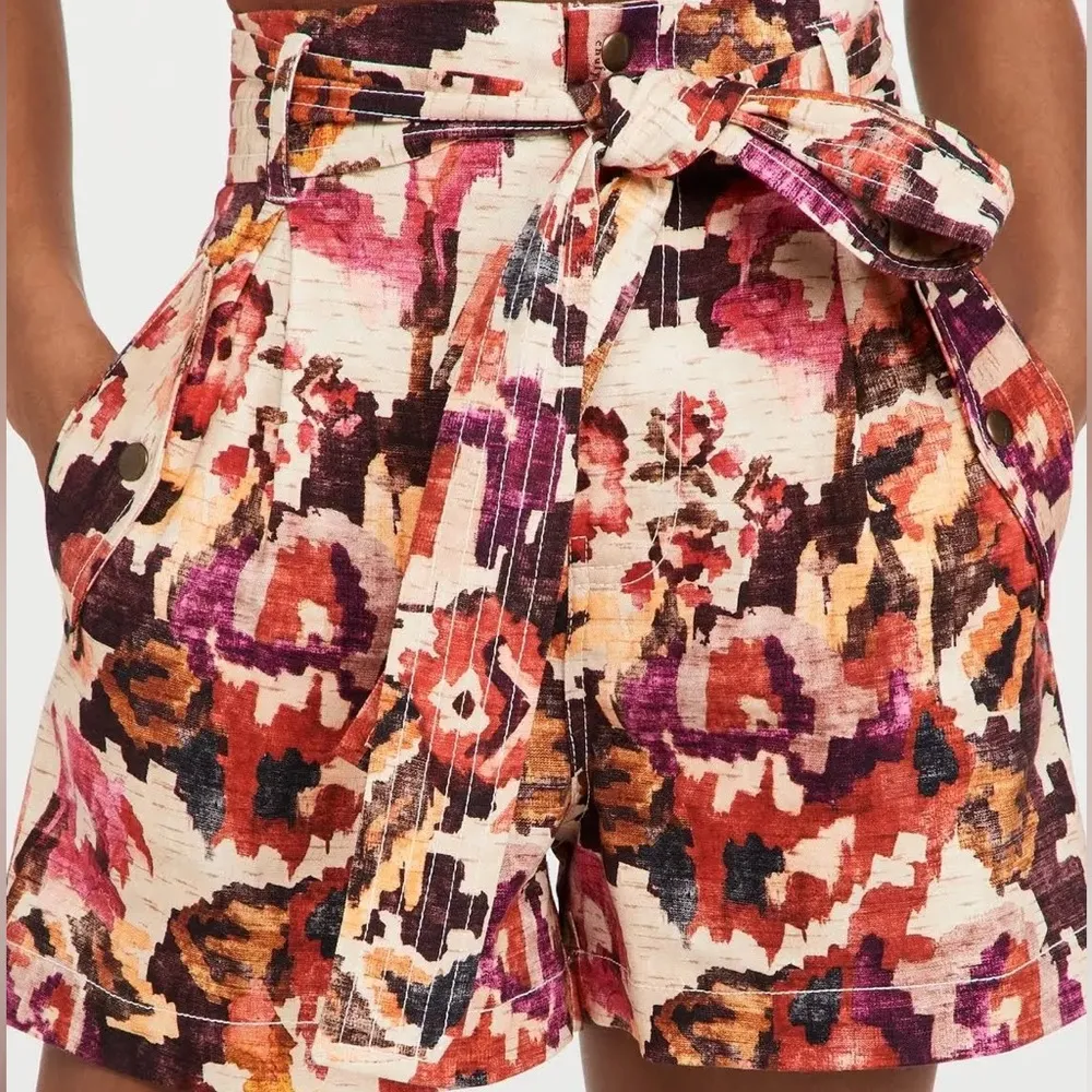 NWT CHUFY Vera Memories of Ancient Romania DOL Shorts Abstract Floral Print Sz M Size M - Image 4