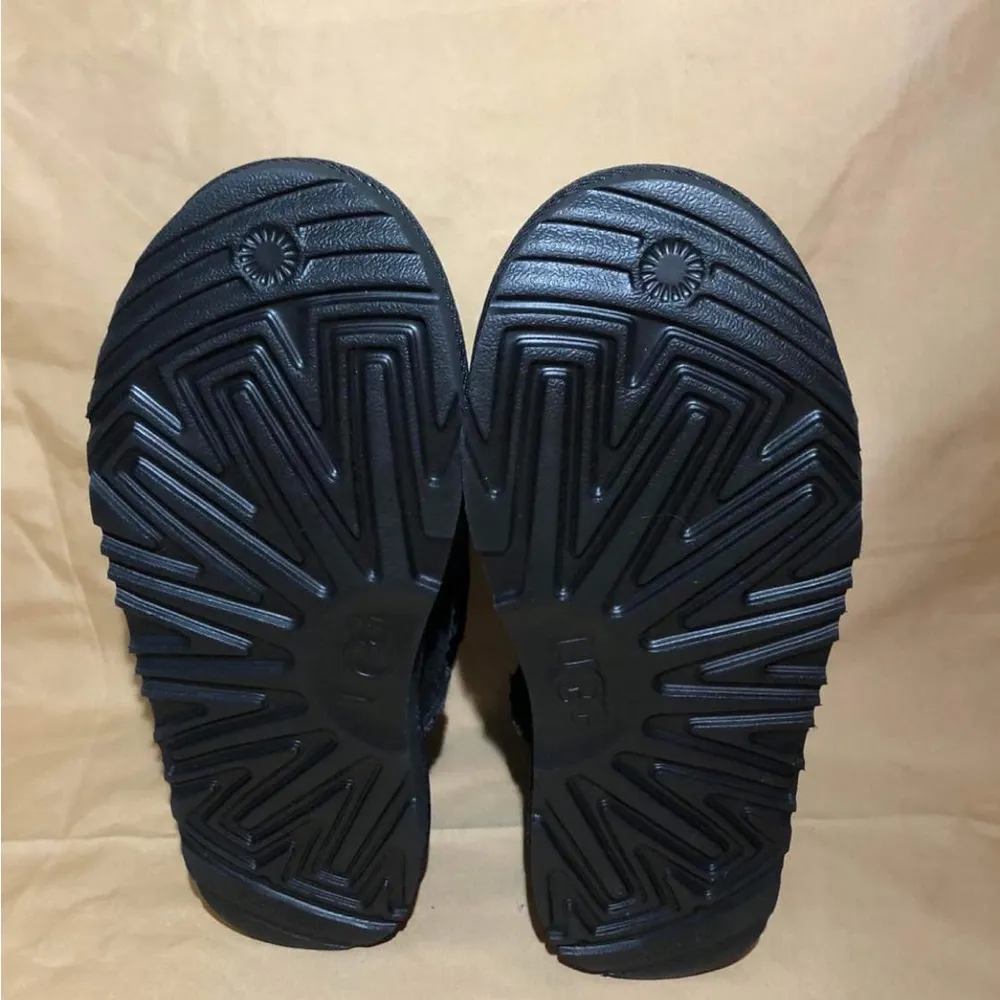 Ugg Classic Mini II Boots in Black - Image 11