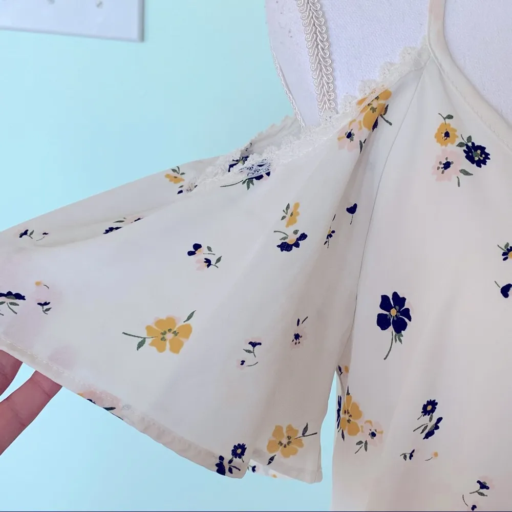 Sienna Sky Floral Cold Shoulder Lace Trim Semi Sheer Blouse Top M - Image 7