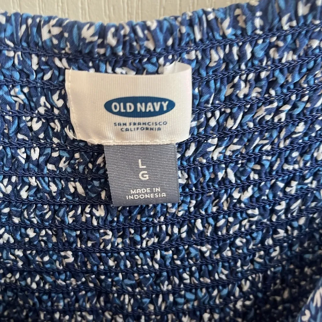 Old Navy Blue and White Pleated Mini Sundress - Image 3