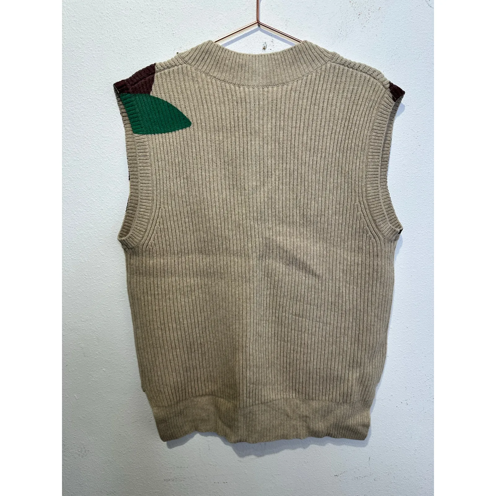 JW ANDERSON Beige Red Apple Rib Knit 100% Wool V - Image 11