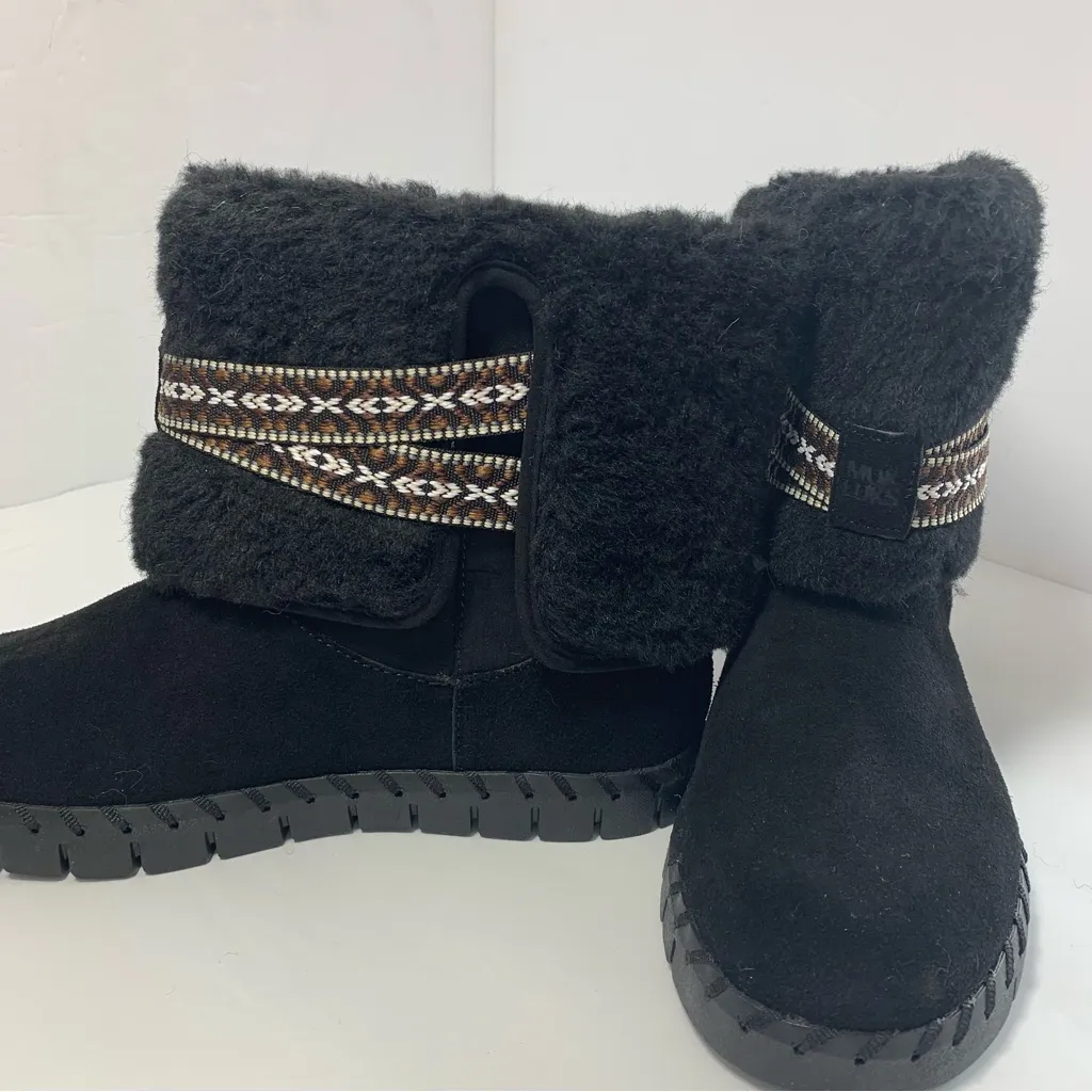 MUK LUKS Women's Black Suede Boots - Image 12