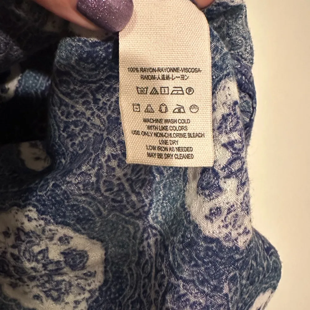 Free people time of your life bell sleeve top size small - Image 4