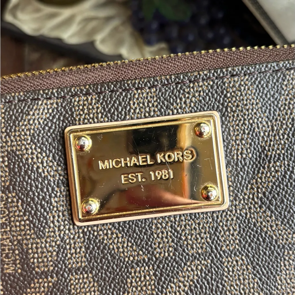 Authentic Michael Kors leather/signature zip around continental Wallet - Image 3