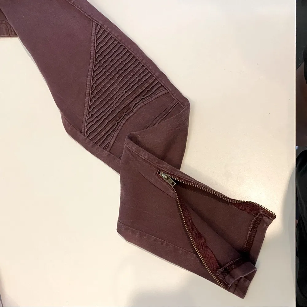 Beulah Style maroon pants/leggings - Image 3