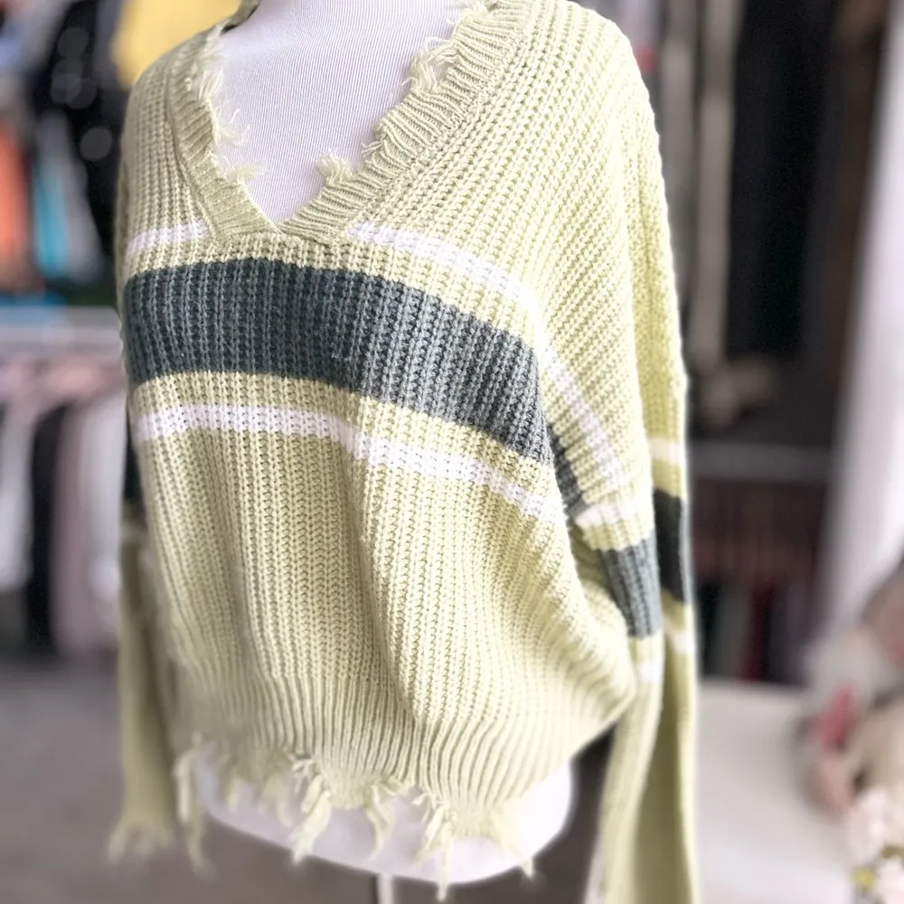 No Comment Green Striped Distressed V-Neck Sweater Medium - Image 4