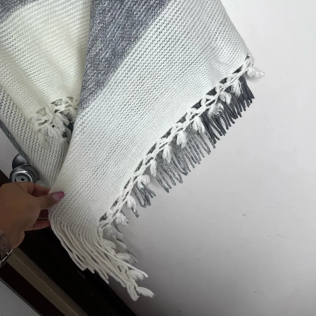 Chic Gray and White Women's Poncho with Fringe Size one size - Image 4