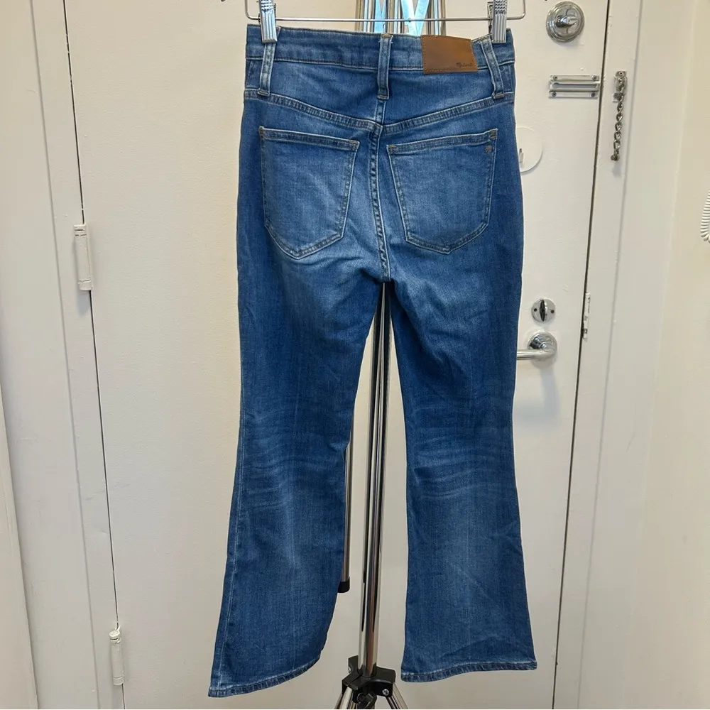 Madewell Petite Curvy Cali Demi-Boot Jeans in Tierney Wash: Eco Edition - Image 7