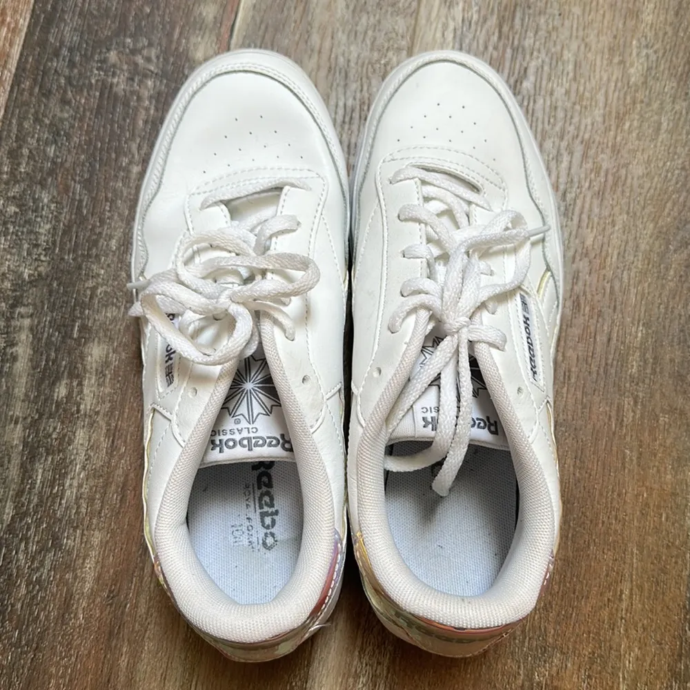 Reebok Women’s  classic shoes - Image 3