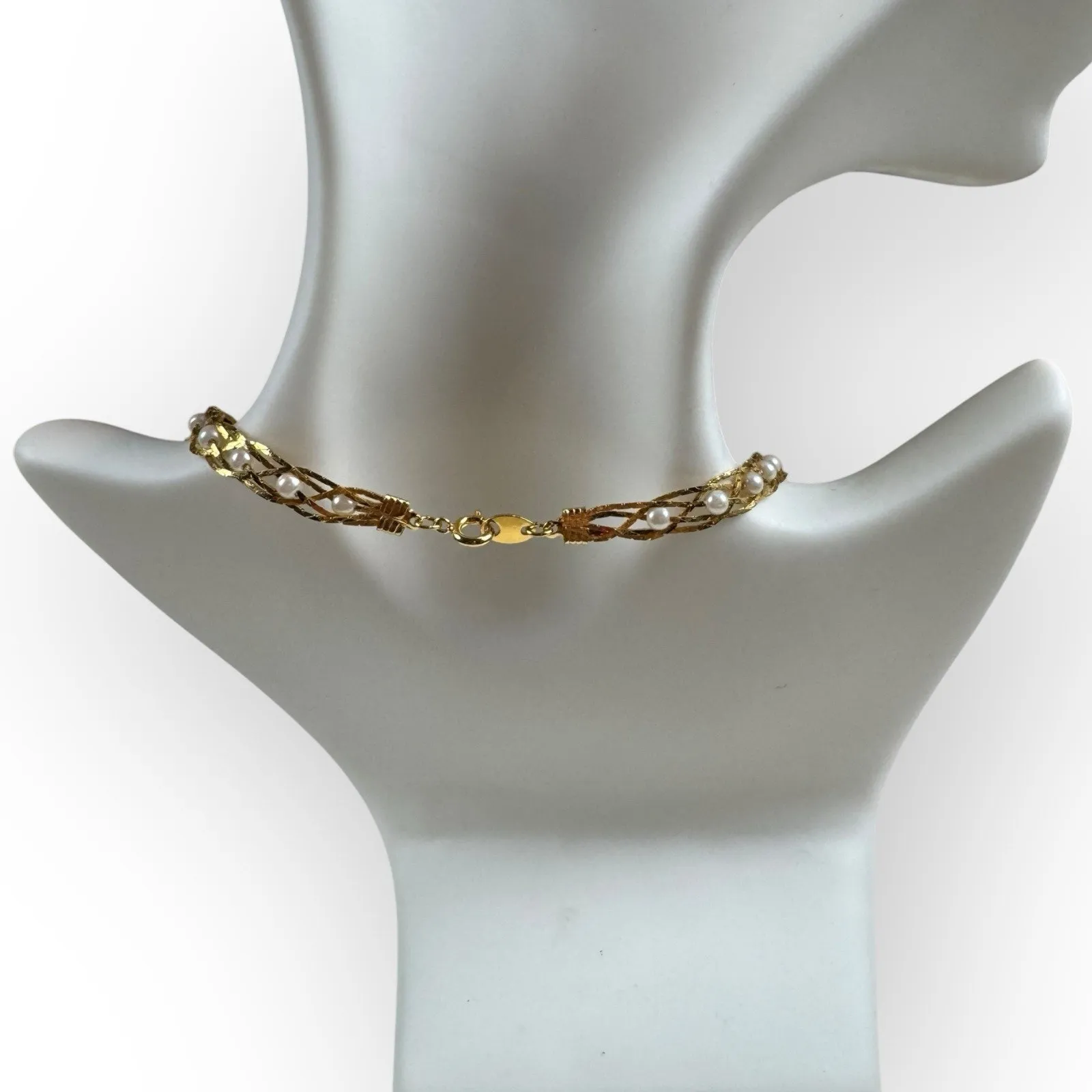 Vintage 70s Avon Gold Tone Faux Pearl Necklace 19” - Image 4